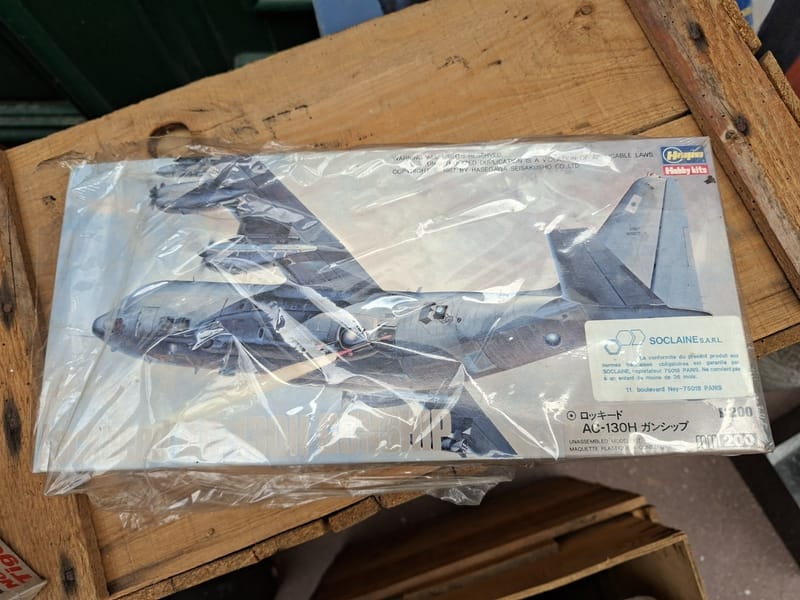 Hasegawa maquette Avion AC 130H Gunship 1987 1/200 en boite