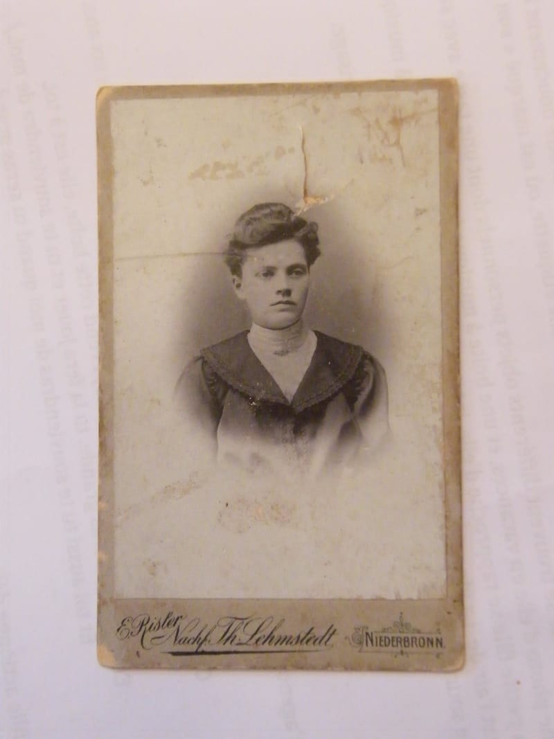"Photographie CDV Femme E Risler  Niederbronn XIX ème Siècle"