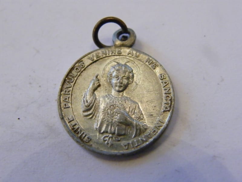 Sainte Thérèse Aluminium Médaille Pendentif  ancienne" — vue 2