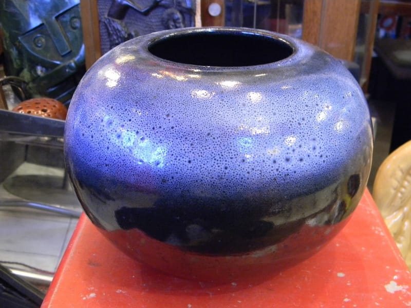 Céramique Vase boule céramique Signé signature à l'oxyde