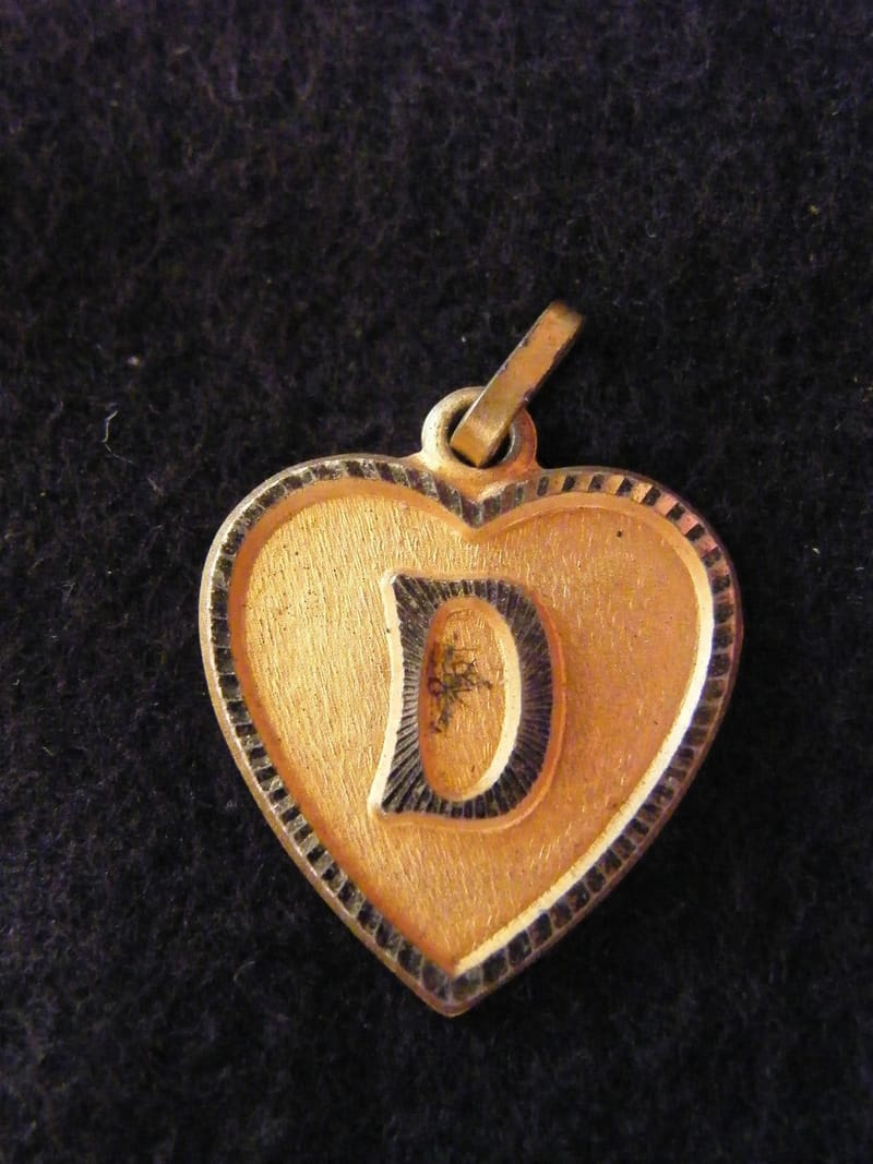 Or Pendentif Cœur Médaillon Or Plaqué Lettre D 2 cm