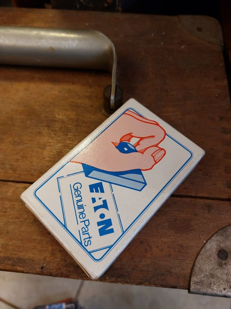 Cartes EATON Genuine Parts sous blister